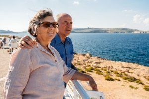 Seniorenreisen: Wie plant man eine unbeschwerte Reise? 