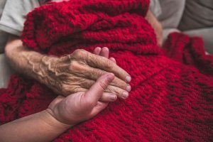 Palliativpflege: Keine Heilung, aber Linderung der Schmerzen