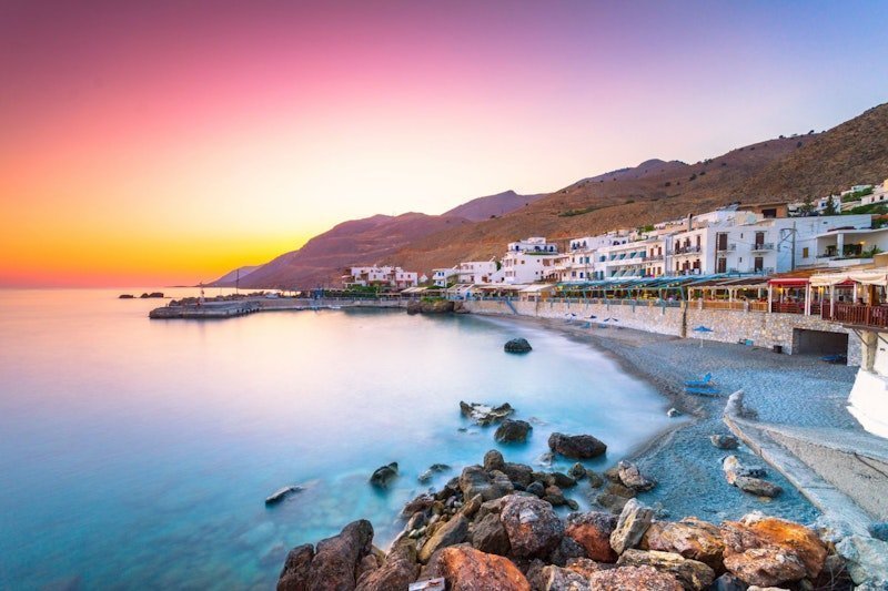 Küste von Kreta im Sonnenuntergang