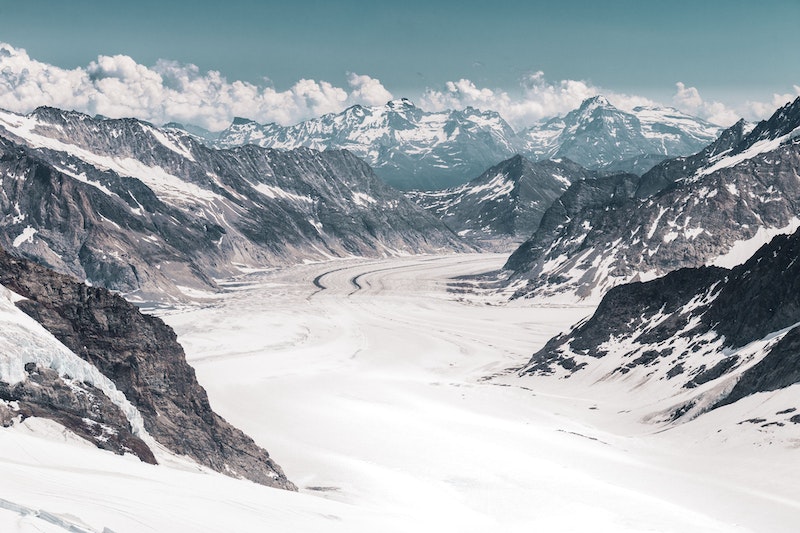 Der Aletschgletscher ist der grösste Gletscher der Alpen. 